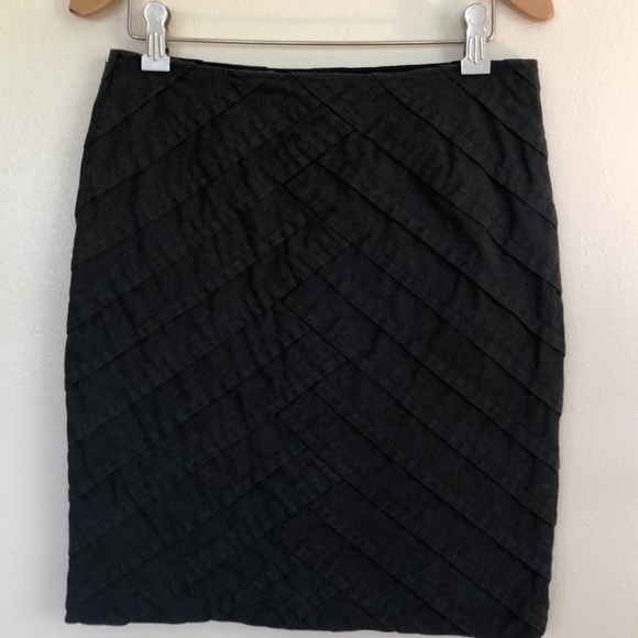 Black denim skirt with diagonal pattern - Picture 1 of 2